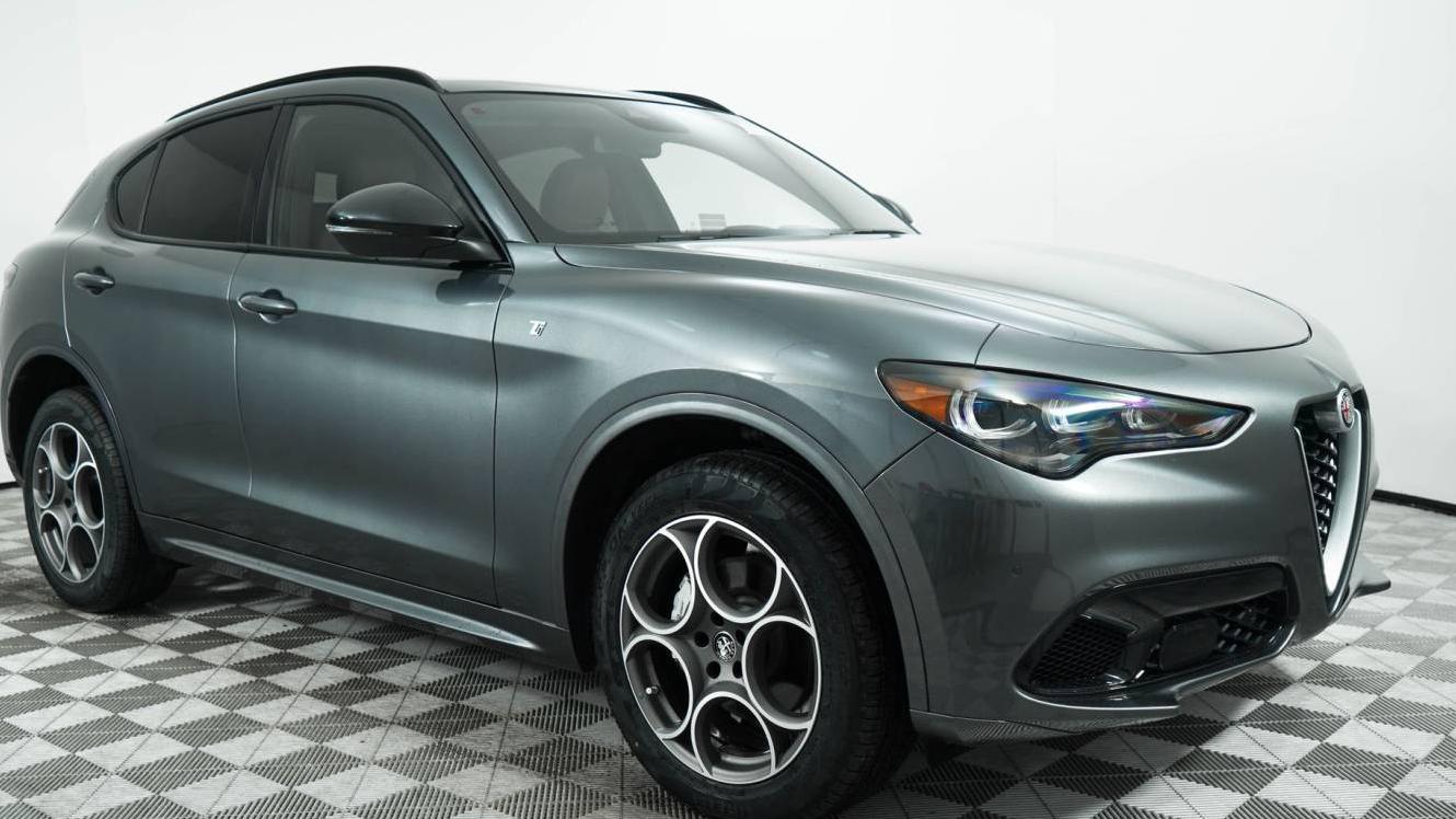 ALFA ROMEO STELVIO 2024 ZASPAKBN5R7D75457 image